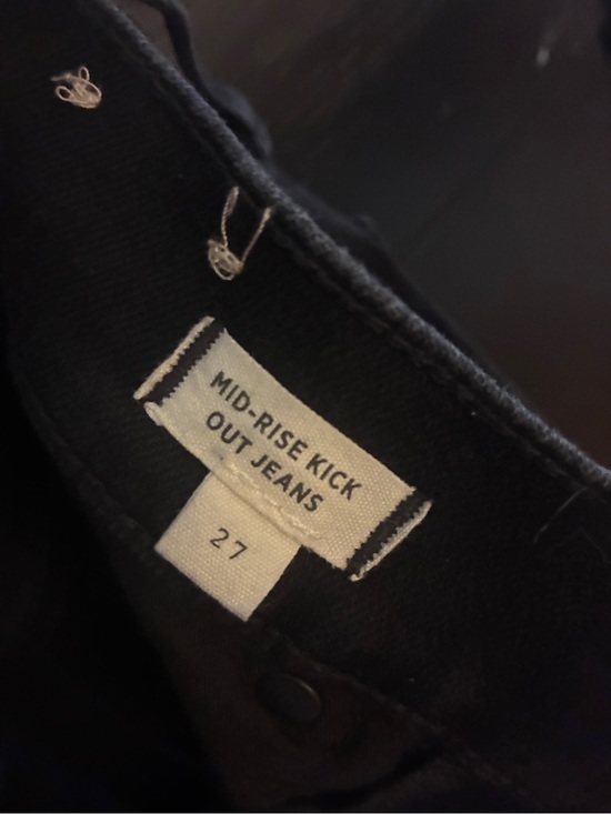 Madewell Denim - Madewell Mid-Rise Kick Out Jeans - Black